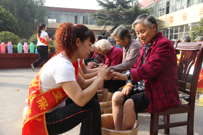 禹州爱心企业一休堂 九九重阳献爱心，保健服务暖人心